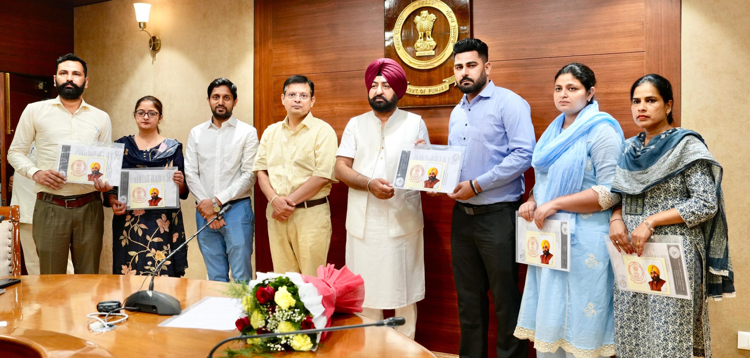 HARDEEP SINGH MUNDIAN HANDS OVER APPOINTMENT LETTERS TO 48 DSMs AND ASM