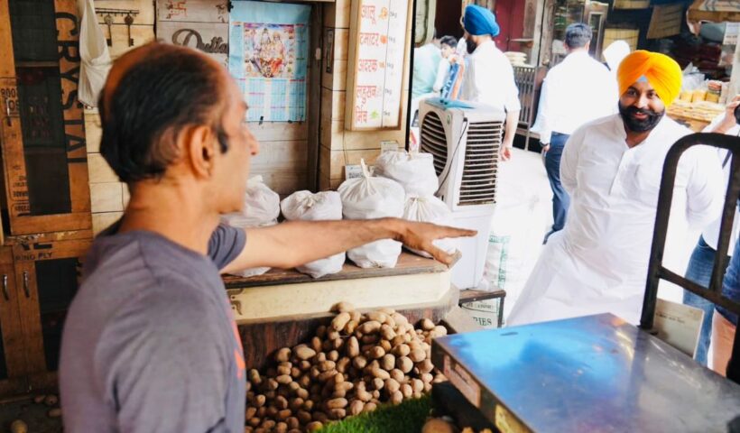 HARJOT SINGH BAINS LEADS 1AM CLEANLINESS DRIVE IN AMRITSAR; LAUNCHES 10PM-2AM SWEEP TO KEEP GURU NAGRI ROADS SPOTLESS