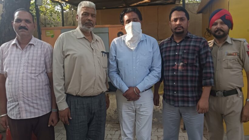 पंजाब 5000 रुपये रिश्वत लेते हुए एक प्राइवेट व्यक्ति को विजिलेंस ब्यूरो ने किया गिरफ्तार