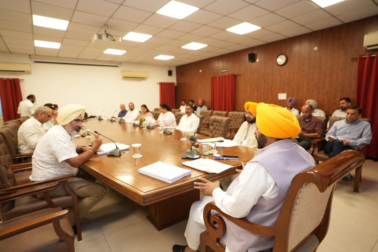 मुख्यमंत्री मान द्वारा निर्माण मजदूरों के लिए बड़ी राहत का ऐलान; पूरे पंजाब में 10 लाख मजदूरों का मुफ्त पंजीकरण किया जाएगा