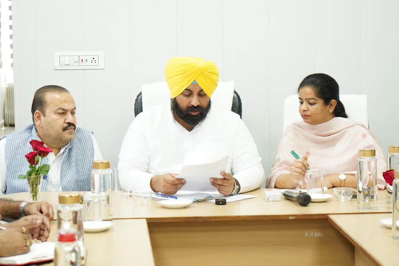 पंजाब के स्थानीय निकाय मंत्री  हरजोत सिंह बैंस ने लुधियाना शहर को "मैनहोल और गड्ढा मुक्त" बनाने के लिए 30 जून की समय
