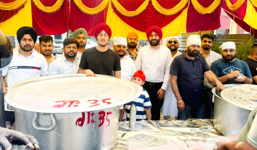ਸ਼੍ਰੀ ਗੁਰੂ ਅਰਜਨ ਦੇਵ ਜੀ ਦੀ ਸ਼ਹਾਦਤ ਨੂੰ ਸਮਰਪਿਤ ਕਿਸਾਨ ਭਵਨ, ਸੈਕਟਰ-35, ਚੰਡੀਗੜ੍ਹ ਵਿਖੇ ਠੰਡੇ-ਮਿੱਠੇ ਜਲ ਦੀ ਛਬੀਲ ਲਗਾਈ ਗਈ।