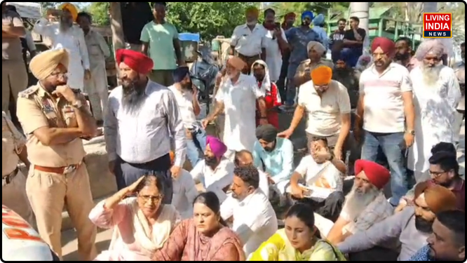 ਸਮਰਾਲਾ ਨਗਰ ਕੌਂਸਲ ਦੀ ਪ੍ਰਧਾਨਗੀ ਚੋਣ ਦੇ ਫ਼ੌਰਨ ਬਾਅਦ ਇੱਥੋਂ ਦਾ ਸਿਆਸੀ ਮਾਹੌਲ ਪੂਰੀ ਤਰ੍ਹਾਂ ਭਖ ਗਿਆ ਹੈ। ਸਮਰਾਲਾ ਪੁਲਿਸ ਵੱਲੋਂ ਵਾਰਡ ਨੰਬਰ 2