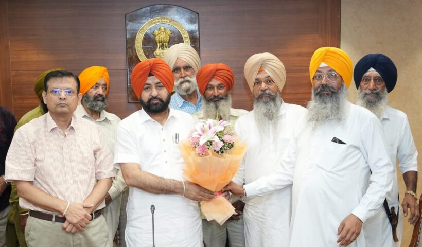 Punjab Revenue, Rehabilitation and Disaster Management Minister Hardeep Singh Mundian today met representatives