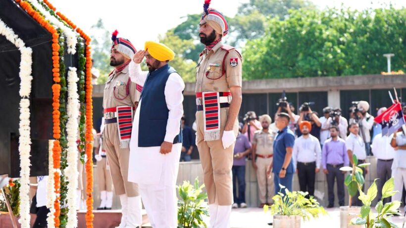 कारगिल विजय दिवस के अवसर पर पंजाब के मुख्यमंत्री भगवंत सिंह मान ने आज देश की संप्रभुता और अखंडता की रक्षा करते