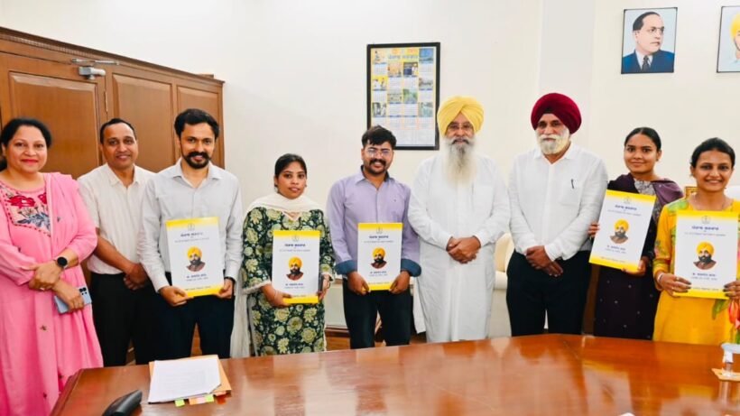 GURMEET SINGH KHUDIAN HANDS OVER JOB LETTERS TO 5 RECRUITS IN FISHERIES DEPT