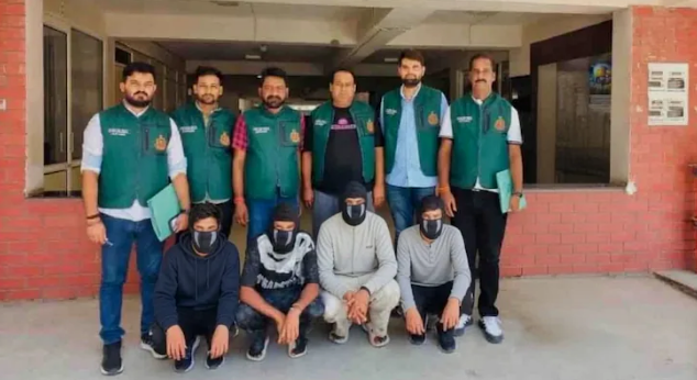 DELHI पुलिस