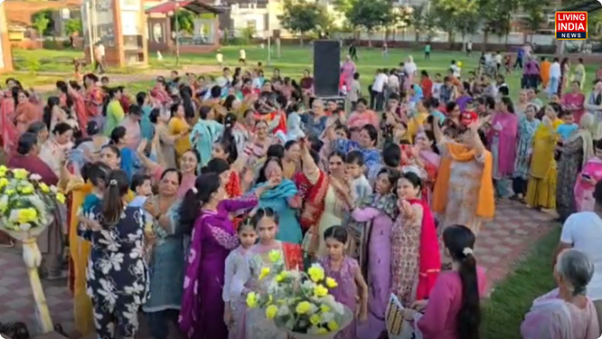ਸਾਵਣ ਮਹੀਨੇ ਦਾ ਪ੍ਰਮੁੱਖ ਅਤੇ ਖੁਸ਼ੀਆਂ ਭਰਿਆ ਤਿਉਹਾਰ 'ਤੀਆਂ' ਗੁਰਦਾਸਪੁਰ ਦੇ ਇਤਿਹਾਸਕ ਕਸਬਾ ਕਲਾਨੌਰ ਵਿਖੇ ਬੜੇ ਹੀ ਉਤਸ਼ਾਹ ਅਤੇ ਧੂਮਧਾਮ ਨਾਲ