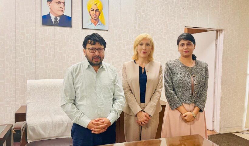 British Deputy High Commissioner Alba Smeriglio, and Madhu Mishra, Senior Adviser (Economics, Climate & Development)
