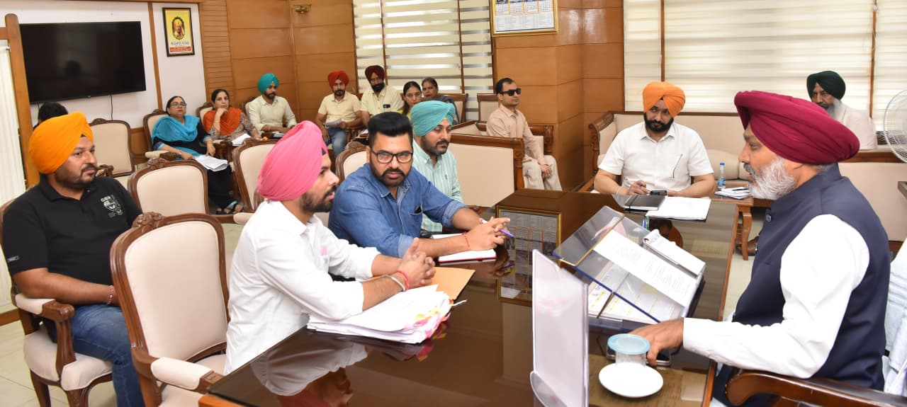 ਮੁਲਾਜ਼ਮਾਂ ਦੇ ਮਸਲਿਆਂ ਦੇ ਹੱਲ ਲਈ ਗਠਿਤ ਕੈਬਨਿਟ ਸਬ-ਕਮੇਟੀ ਦੇ ਚੇਅਰਮੈਨ ਅਤੇ ਵਿੱਤ ਮੰਤਰੀ ਹਰਪਾਲ ਸਿੰਘ ਚੀਮਾ ਨੇ ਅੱਜ ਇੱਥੇ ਸਿੱਖਿਆ