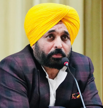 ਸੰਗਰੂਰ ਜ਼ਿਲ੍ਹੇ ਦੇ ਪਿੰਡ ਅਲੀਸ਼ੇਰ ਵਿਖੇ ਵਾਪਰੇ ਭਿਆਨਕ ਸੜਕ ਹਾਦਸੇ ਨੇ ਪੂਰੇ ਇਲਾਕੇ ਨੂੰ ਹਿਲਾ ਕੇ ਰੱਖ ਦਿੱਤਾ ਹੈ। ਇਸ ਦਰਦਨਾਕ ਹਾਦਸੇ ਵਿੱਚ ਮਨਰੇਗਾ