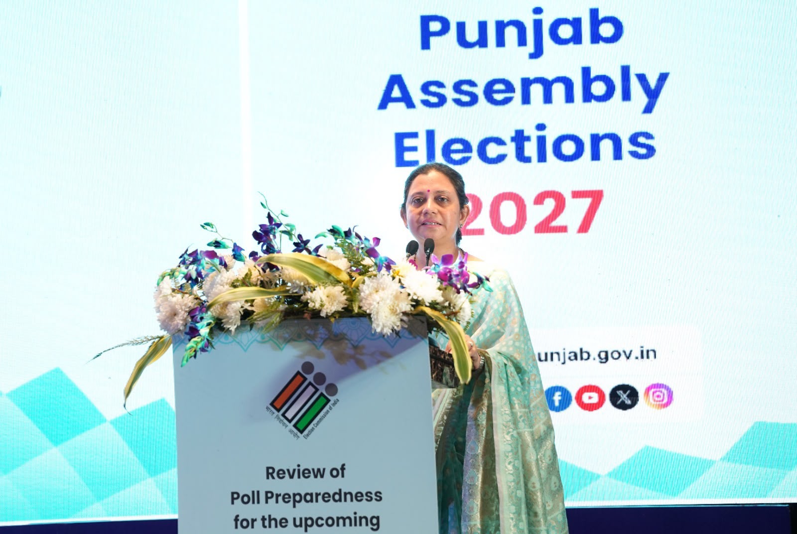 A delegation comprising Senior Deputy Election Commissioners, Director Generals and other senior officials